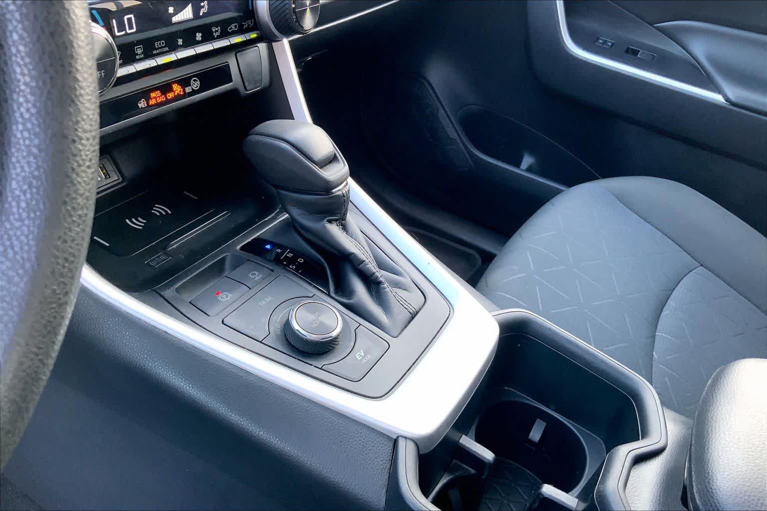 Used 2023 Toyota RAV4 AWD Hybrid image 14