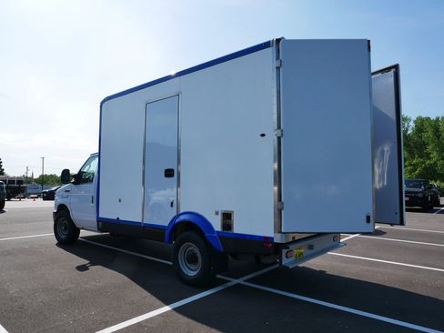 Used 2023 Ford E-350 and Econoline 350 Super Duty w/ Power Windows & Locks Group RWD image 7