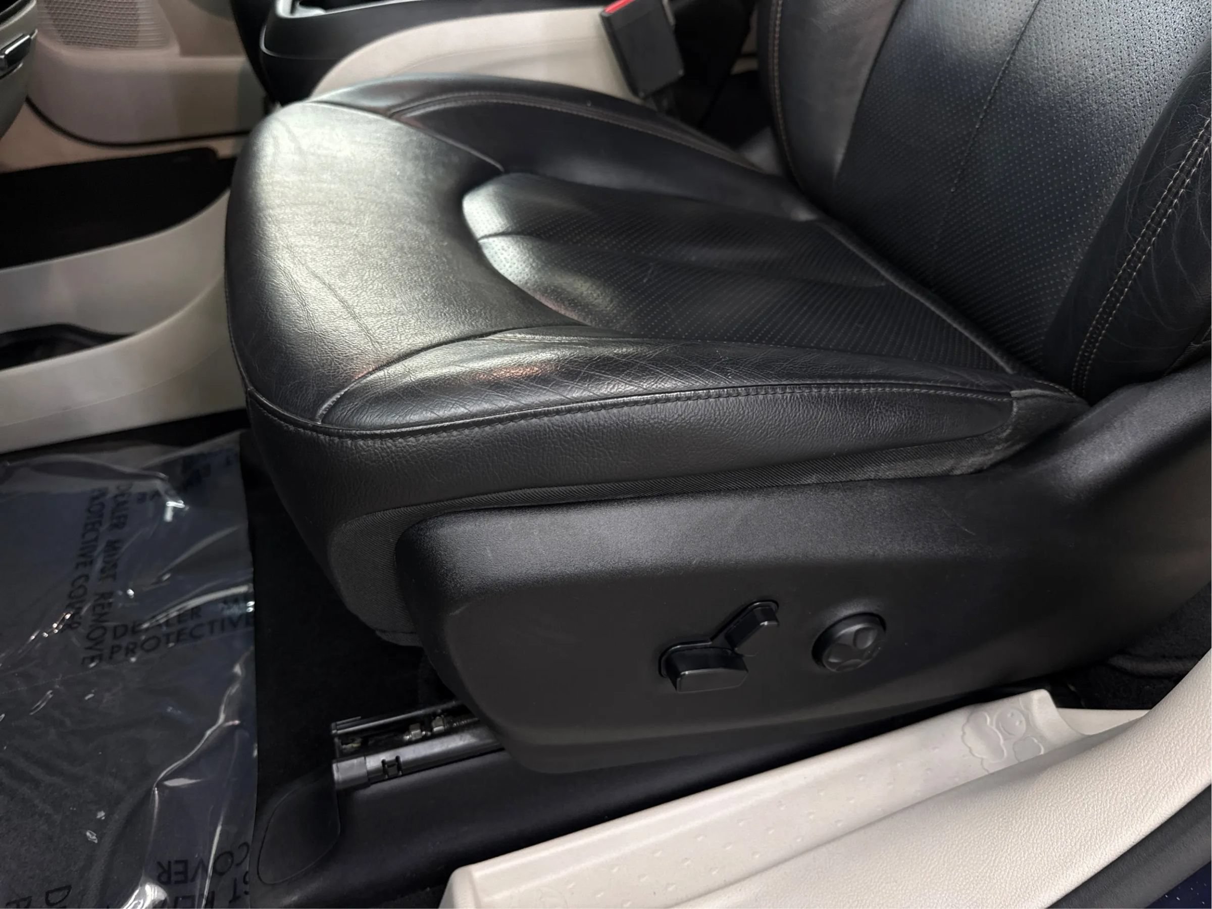 Used 2019 Chrysler Pacifica Touring-L FWD image 24