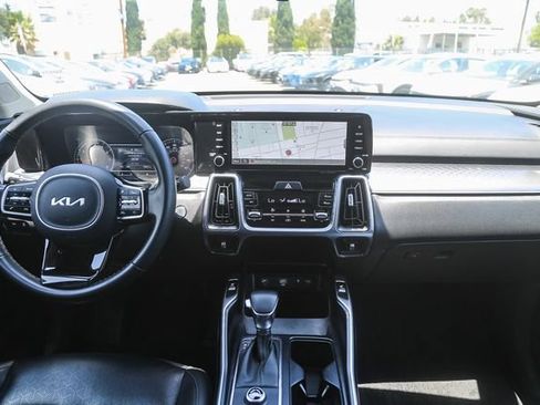 Used 2023 Kia Sorento S FWD image 13