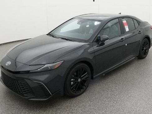 New 2026 Toyota Camry SE image 1