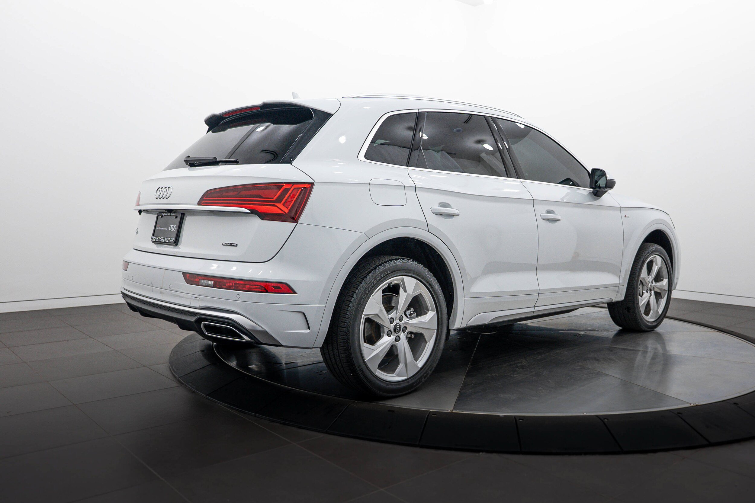 Certified 2023 Audi Q5 2.0T Premium Plus AWD/4WD image 4