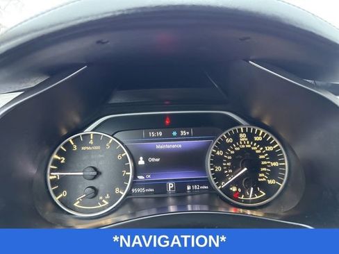 Used 2018 Nissan Murano SV AWD/4WD image 12