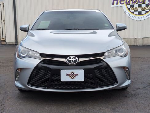 Used 2017 Toyota Camry XSE w/ Moonroof Package image 2