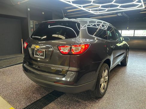 Used 2016 Chevrolet Traverse LT w/ Style and Technology Package FWD image 7