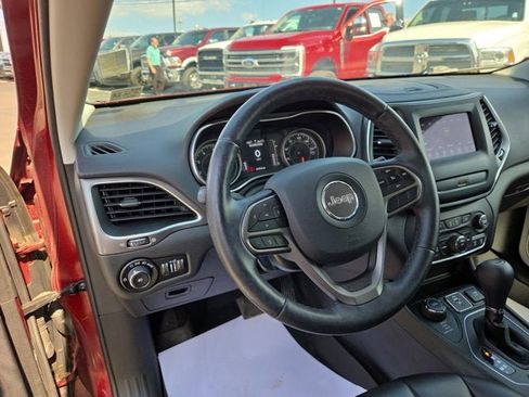 Used 2019 Jeep Cherokee Latitude Plus w/ Cold Weather Group image 8