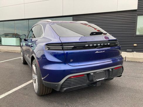 Used 2024 Porsche Macan 4 Electric image 11