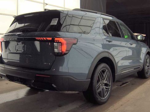Used 2025 Ford Explorer ST-Line w/ Premium Package image 3