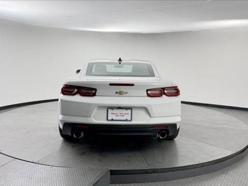 Used 2023 Chevrolet Camaro LT RWD image 7
