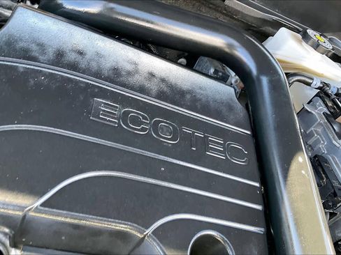 Used 2024 GMC Terrain SLE image 33