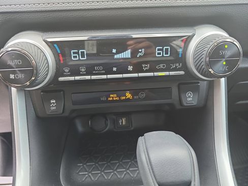 Used 2025 Toyota RAV4 XLE w/ Convenience Package FWD image 17