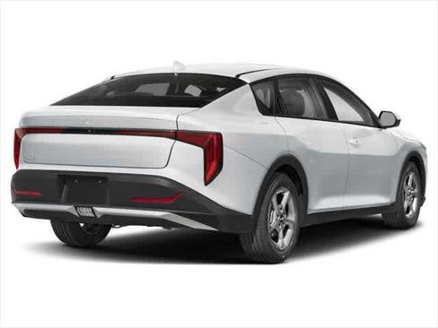 Used 2025 Kia K4 FWD image 2