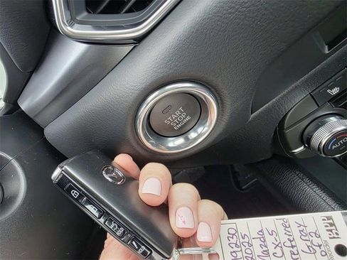 New 2025 MAZDA CX-5 AWD 2.5 S w/ Preferred Package image 17