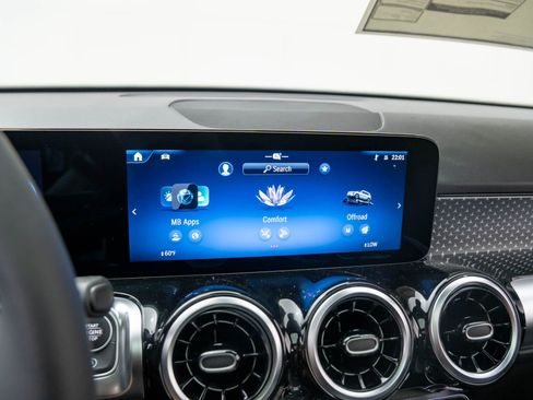 New 2026 Mercedes-Benz GLB 250 4MATIC image 24