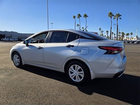 Used 2025 Nissan Versa S w/ Trunk Package image 5