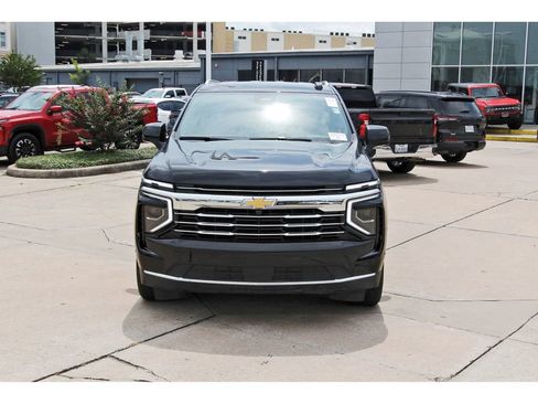 Used 2025 Chevrolet Tahoe LT RWD image 2