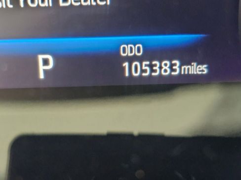 Used 2021 Toyota Highlander XLE image 23