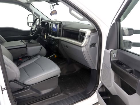 Used 2024 Ford F250 XL w/ Snow Plow Prep Package image 13