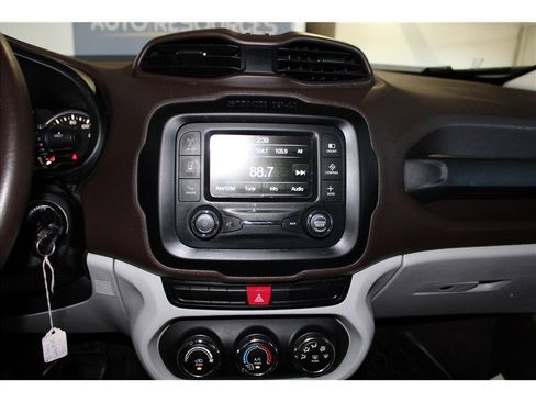 Used 2015 Jeep Renegade Latitude image 30