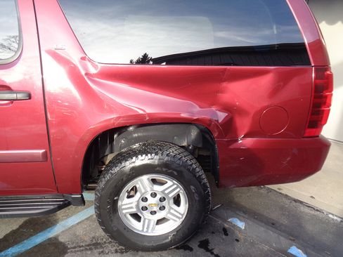 Used 2008 Chevrolet Suburban LS w/ Convenience Package 1 image 2