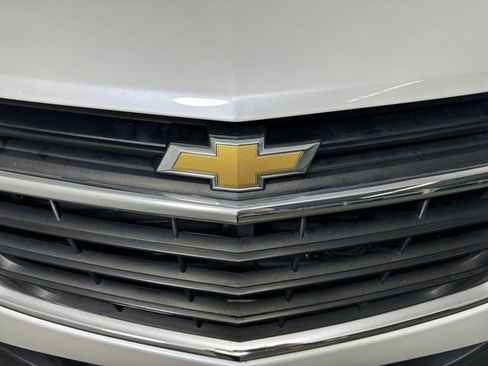 Used 2021 Chevrolet Equinox LT image 9