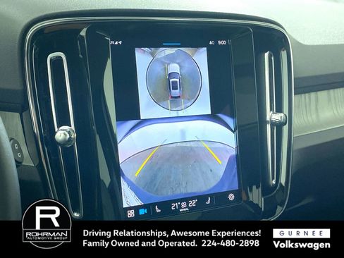 Used 2025 Volvo XC40 B5 Plus image 8