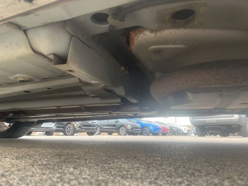 Used 2010 Chevrolet Malibu LTZ image 19