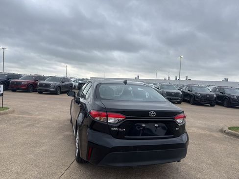 Used 2025 Toyota Corolla LE image 16