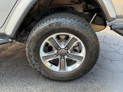 Used 2019 Jeep Wrangler Unlimited Sahara w/ Uconnect 4C Nav & Sound Group AWD/4WD image 7