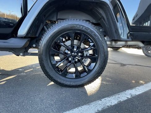 Used 2023 Jeep Gladiator Overland image 33