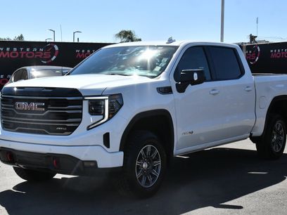 Used 2025 GMC Sierra 1500 AT4