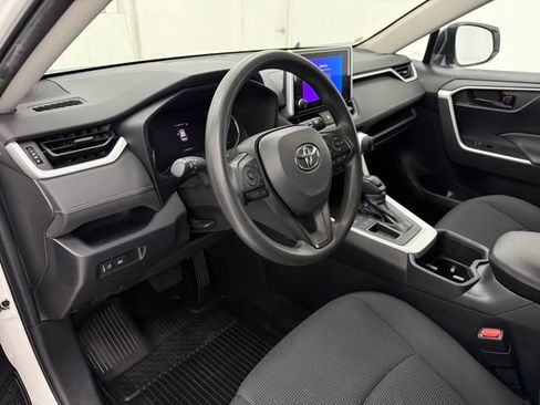 Used 2023 Toyota RAV4 LE FWD image 8