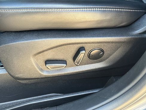 Used 2024 Ford Edge SEL image 18