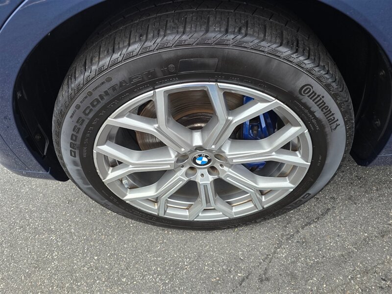 Used 2021 BMW X7 xDrive40i w/ Premium Package AWD/4WD image 32