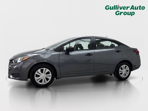 Used 2025 Nissan Versa S w/ Trunk Package FWD image 2