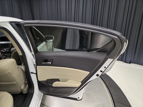 Used 2017 Acura ILX w/ Premium Package image 40