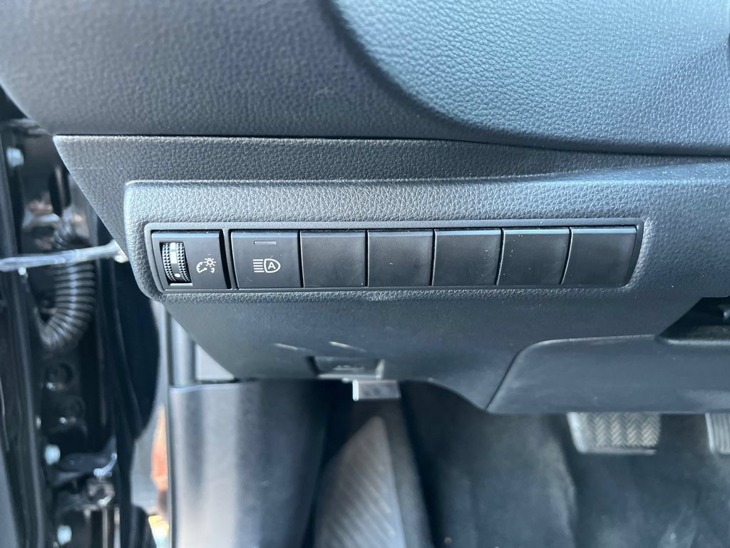 Used 2024 Toyota Corolla LE FWD image 19