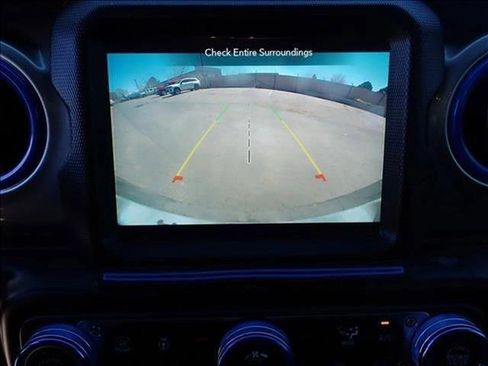 Used 2021 Jeep Wrangler Unlimited Sahara AWD/4WD image 15
