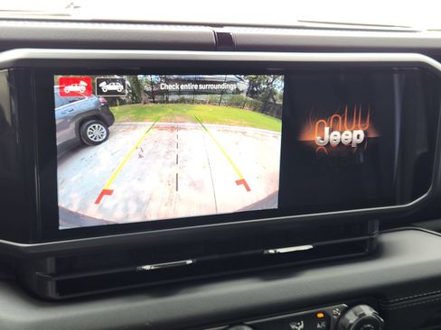 New 2026 Jeep Wrangler Unlimited Sahara AWD/4WD image 17