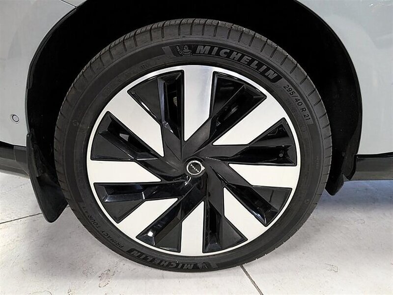 Used 2025 Volvo EX90 Ultra AWD/4WD image 13
