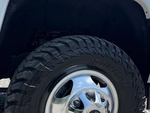 Used 2017 GMC Sierra 3500 Denali w/ Duramax Plus Package AWD/4WD image 10