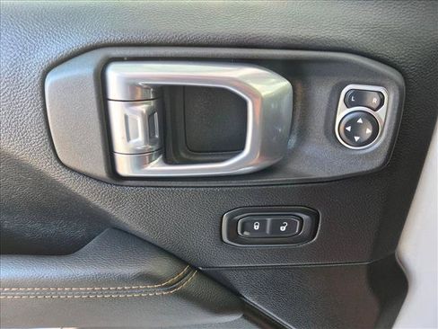 Used 2021 Jeep Wrangler Unlimited Sahara AWD/4WD image 15