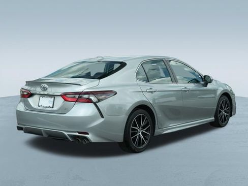 Used 2023 Toyota Camry SE FWD image 9