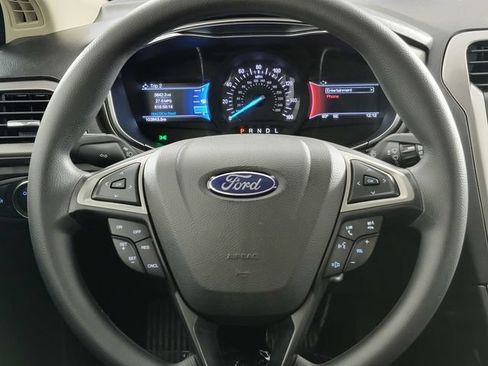 Certified 2017 Ford Fusion SE w/ Fusion SE Technology Package FWD image 28