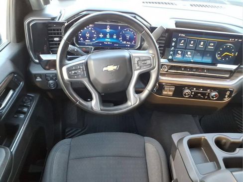 Used 2024 Chevrolet Silverado 2500 LT AWD/4WD image 17