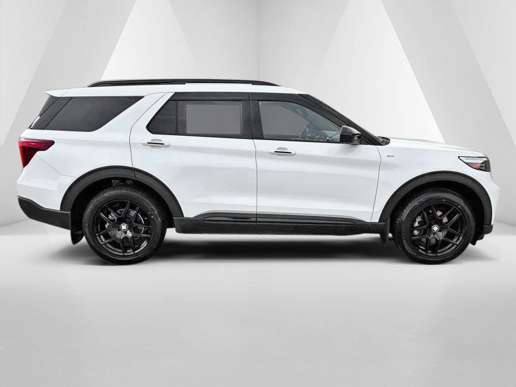 Used 2023 Ford Explorer ST-Line w/ Class IV Trailer Tow Package AWD/4WD image 8