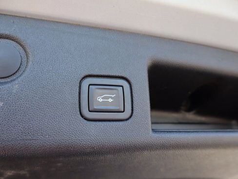 Used 2020 Chevrolet Equinox Premier w/ Premier Redline Edition image 24