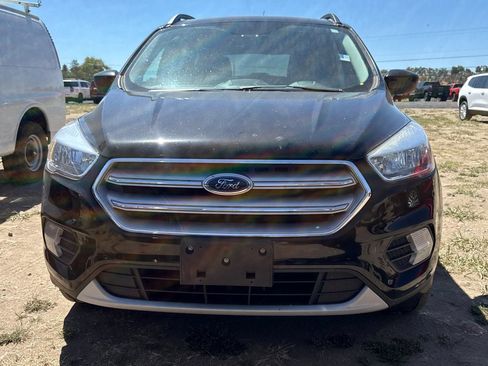 Used 2018 Ford Escape SE w/ SE Sync 3 Package AWD/4WD image 2