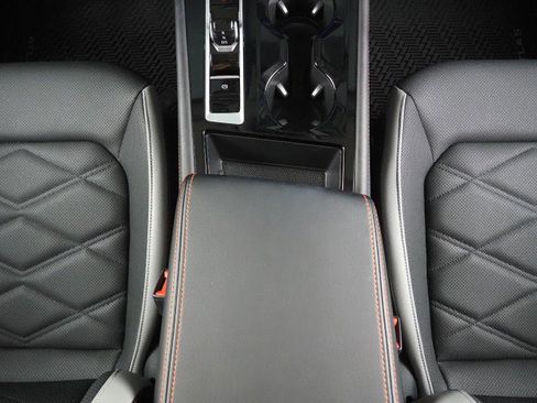 Used 2025 Volkswagen Atlas Peak Edition image 22