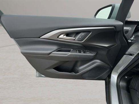 New 2026 Chevrolet Equinox EV LT image 20